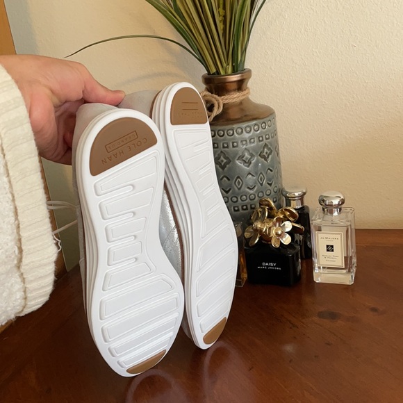 New Cole Haan OriginalGrand Wingtip Oxford Dusty Silver Shimmer Metallic Leather - Picture 3 of 6